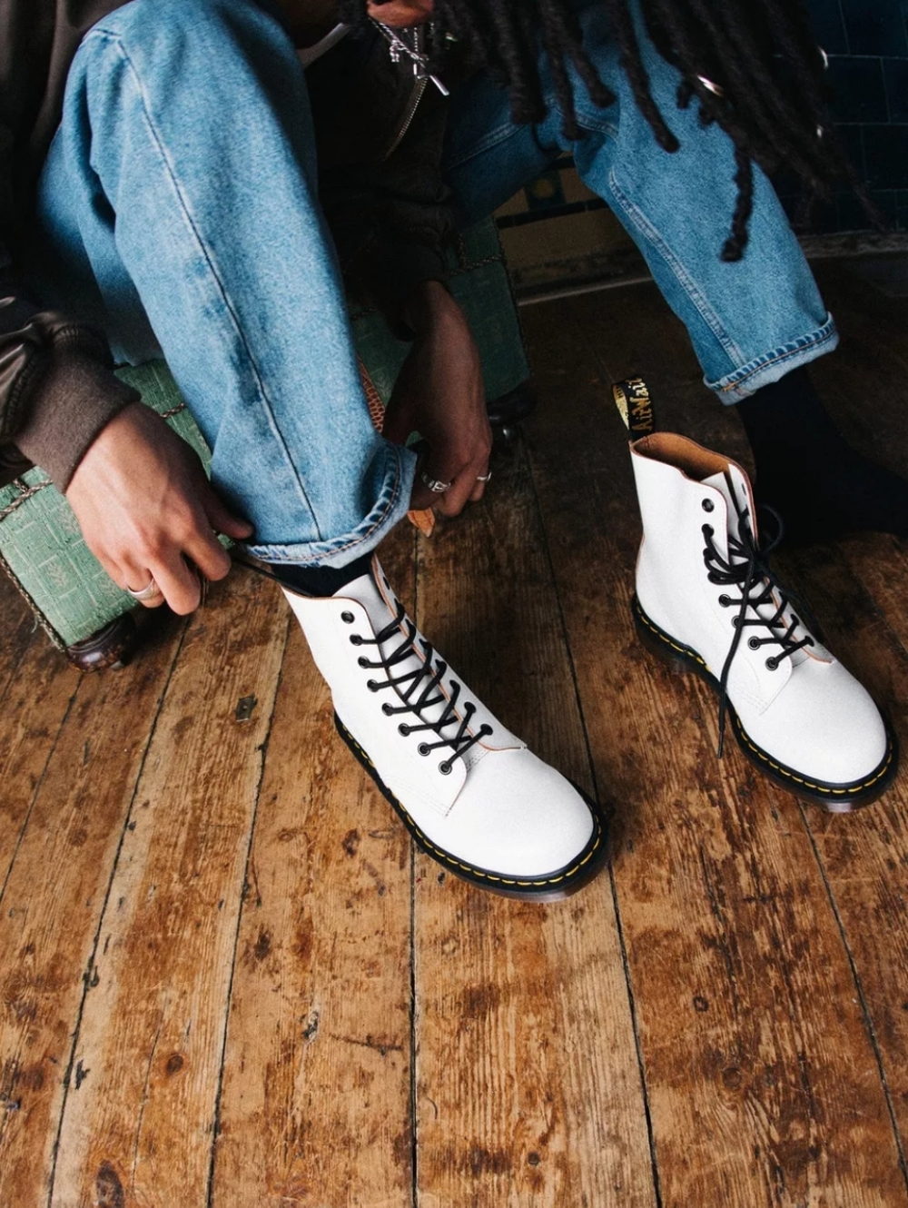Dr. Martens White Boots Size 7 - Picture 4 of 14